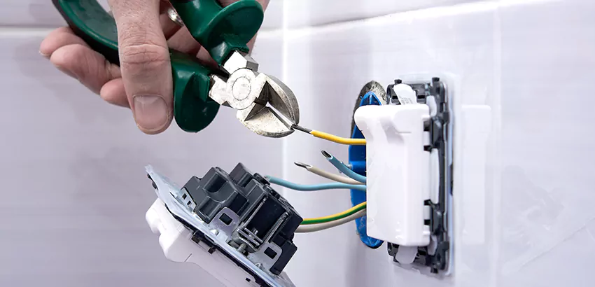 Outlet and Switch Repair Services in Apollo Beach
