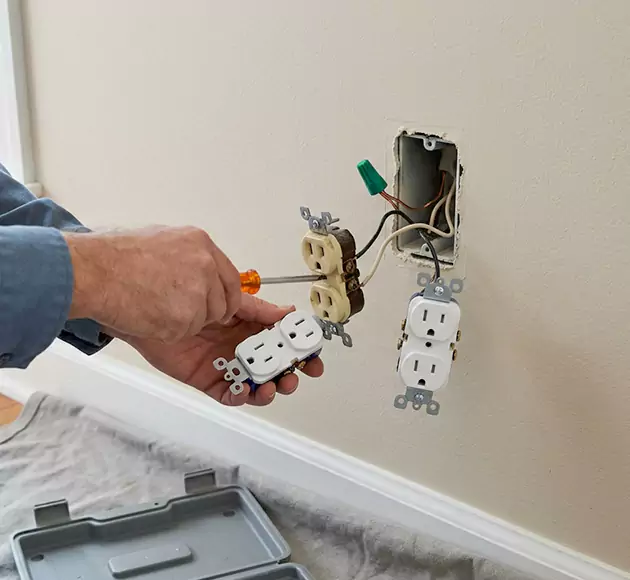 Professional Outlet Replacement: Your Local Swap-Out Team in Apollo Beach, FL